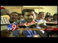 YS Jagan clash with Collector at Vijayawada Government Hospital