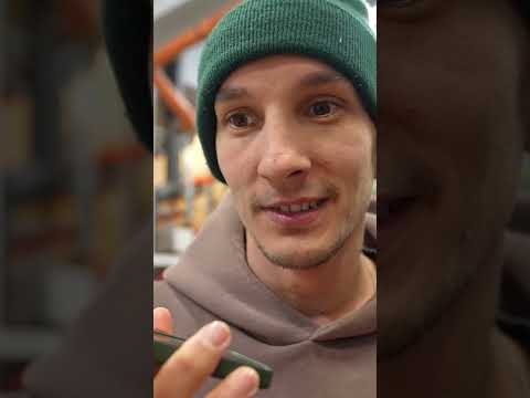Tary vše vysvětluje Jayovi 😝