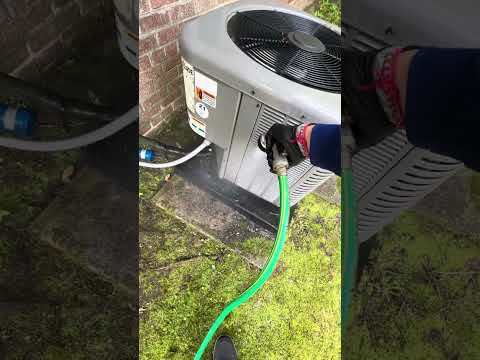 Jobs with Tito:❄️💦Condenser Coil Cleaning in Action!