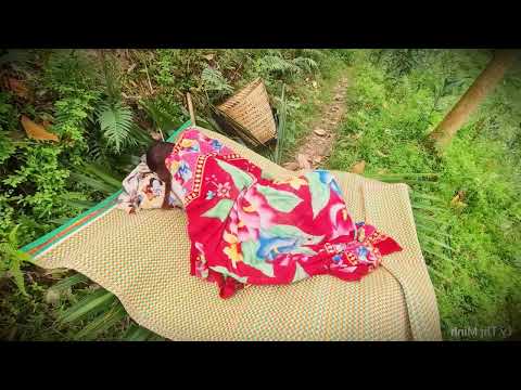 Poor single mother: Single mother was cruelly kicked out of the house by her husband