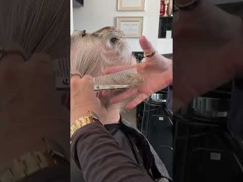 #haircut #hair #salon #hairdresser #hairstyle #layerup #pixiehaircut #video #shorthairstyles #diy