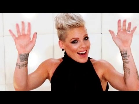 P!nk ↬ Best/ Funniest moments