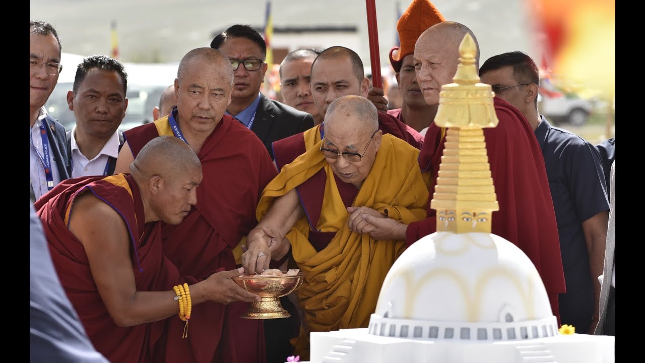 ༄༅། །ཟངས་དཀར་གྲུ་འཛིན་ཕོ་བྲང་དུ་ཟངས་དཀར་སྨོན་ལམ་མཆོད་རྟེན་གསར་བཞེངས་ཀྱི་ས་གཞི་བྱིན་རླབས་མཛད་པ།