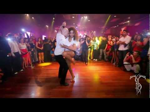 ATACA & LA ALEMANA Bachata Dance Performance 40 MILLION VIEW PARTY @ THE SALSA ROOM