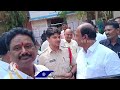 MLA Krishna Mohan Reddy Arguments With Police | MLC By-Election Polling At Gadwal | V6 News  - 03:03 min - News - Video