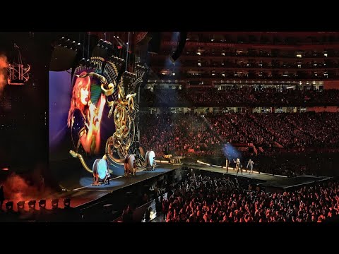 Taylor Swift - Look What You Made Me Do LIVE (reputation Stadium Tour)