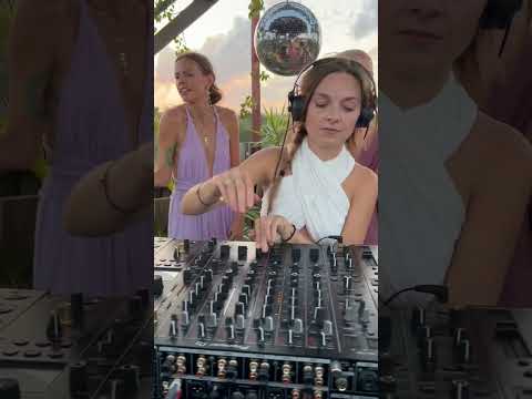 Good vibes at the best Dj booth #dj #ephimeratulum #housemusic #tulum