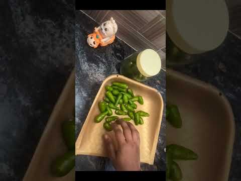 முருங்கைக்காய் பச்சைமிளகாய் இப்படி வைக்கணும் #drumsticks #greenchilli #fridge #storage #idea #shorts