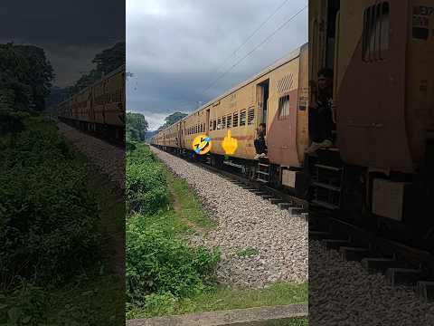 train 🚂🚆#shotsvideo #train #railway #railway #railway #railwaystation #shotsvideo