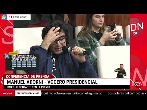 Adorni con chat en pantalla (Conferencia de prensa 11/06/24)