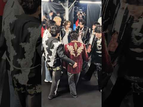 公演直前の円陣❤️‍🔥 アリーナ➡︎ドームツアーの裏側は3/25発売のLIVE BD&DVD【通常盤 Disc2】に収録📀 #timelesz_ep1_DOME#timelesz #タイムレス