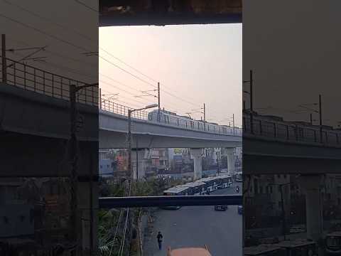 Flying Delhi Metro 😍 #delhimetro