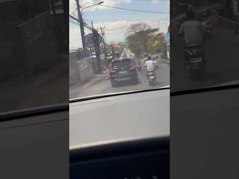 Sebenarnya indah, sayang sekali kabel kabelnya melintang 😓😢 #views #turunan GWK #