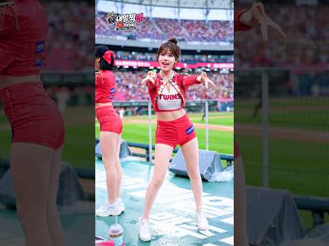 복근이 보일랑 말랑 ‘야호✌🏻’<strong>박예은</strong>(Park Ye-Eun)치어리더
