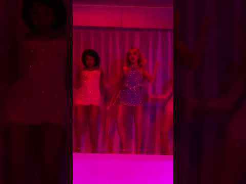 Tears live in NY city #sabrinacarpenter #mansbestfriend #fypใทใviral #shortnsweetour