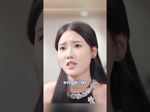 La mujer no se dio cuenta de que todos sus amigos la estaban dañando.