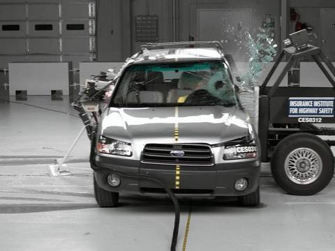 Video crash test Subaru Forester 2002-2005