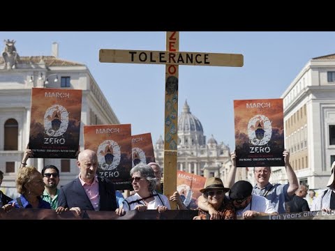 Vaticano, in marcia per chiedere tolleranza zero contro i preti pedofili