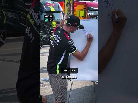 Franky and Diggia play Pictionary!