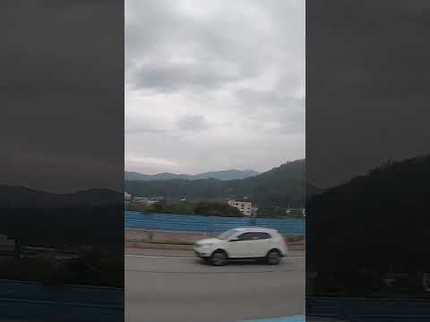 Ngắm cảnh trên xe tại Hàn