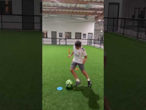 Elite Footwork ⚽️#new #soccer #soccerdrills #soccerdrills #footballskillschallenge #trending #cr7