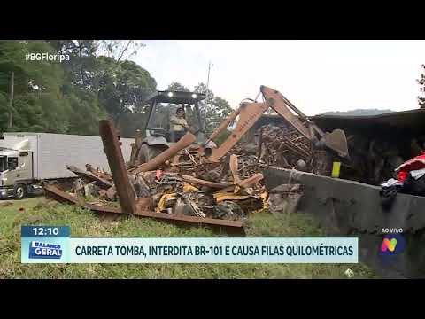 Acidente com carreta gera grande congestionamento na BR-101