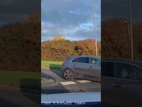 Car Driver Doesn't Stop at the Roundabout #DashCam #Shorts #Driving
