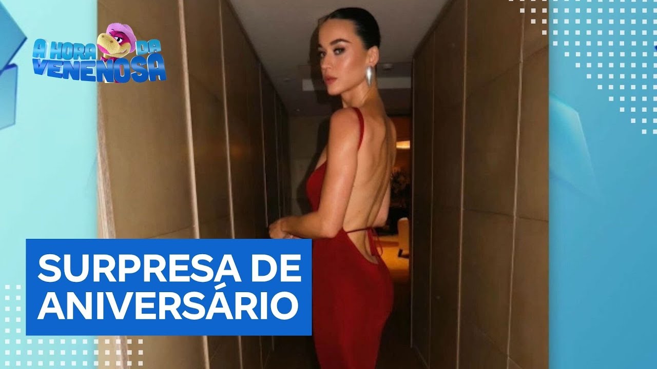 Katy Perry ganha surpresa de aniversário faz brincadeira e joga bolo no chão  TV Online Katy Perry ganha surpresa de aniversário faz brincadeira e joga bolo no chão