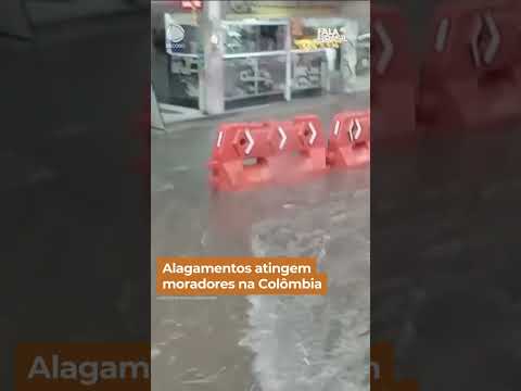 Alagamentos atingem moradores na Colômbia #shorts