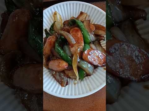 ウインナーと玉ねぎ🫑のオイスターソースで甘辛簡単調理しました