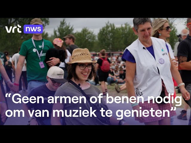 Freya en Dagmar rocken in rolstoel op Rock Werchter
