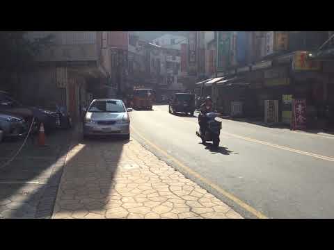 Video op YouTube: Funky music on garbage truck in Taiwan