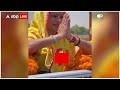 Jaunpur में धनंजय सिंह की पत्नी का प्रचंड आरंभ, लाव लश्कर के साथ पहुंची, दिखा कारों का लंबा काफिला  - 02:31 min - News - Video