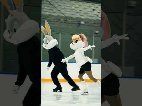 yeah, that’s a power couple right there 😮‍💨 #LooneyCrashes #TeamLooneyTunes #MilanoCortina2026