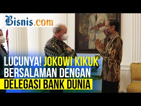 Viral, Jokowi Kikuk Bersalaman dengan Delegasi Bank Dunia