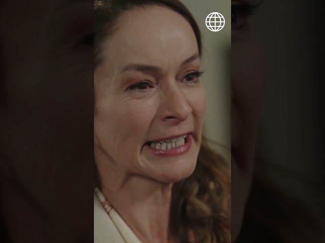 ERES MI SANGRE | ¡Pelea de madres! Catalina vs Rosario | #shorts