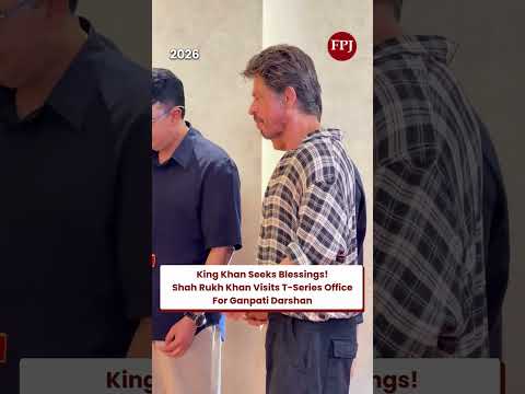 Shah Rukh Khan <strong>Seeks</strong> Bappa’s Blessings At T-Series Office