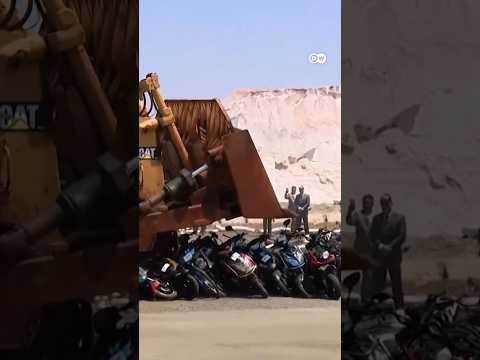 Why is New York city council crushing these motorbikes and scooters? | DW News