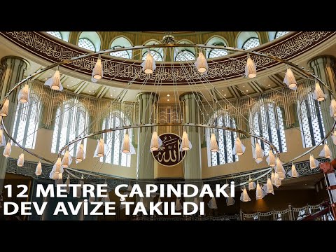 Taksim’de Yapımı Devam Eden Caminin Dev Avizesi İle Kapısının Kasası Takıldı