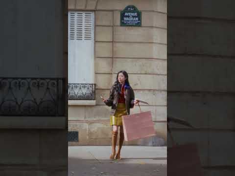 【#刘浩存】 抒写个性妙想,寻常街头也有新风景。 Cast: #MiuMiu Ambassador #LiuHaoCun