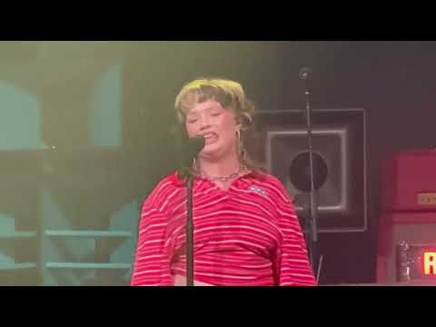 Lola Young - What Is It About Me live in 4k, Los Angeles 4-15-25