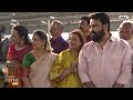 Prime Minister Narendra Modi visits Guruvayur Temple and blesses newly wedded couples in the temple.  - 01:14 min - News - Video