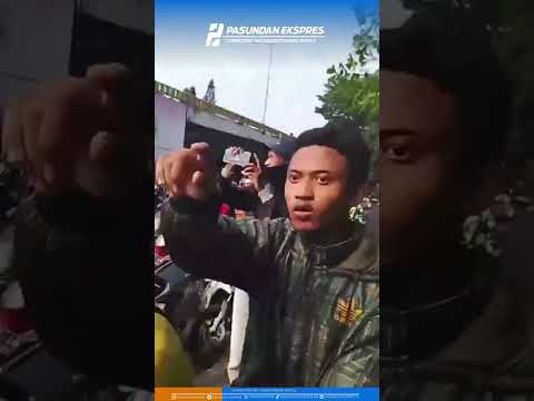 Mobil Disangka Milik Anggota DPR Jadi Sasaran Amarah Massa #demo #dprri #dpr #viral