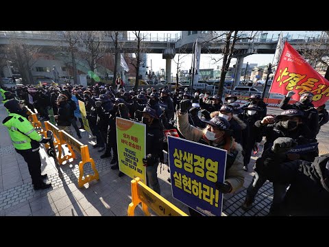 파업 보름째 화물연대 도심 집회…정부 "복귀" 촉구 / 연합뉴스TV (YonhapnewsTV)