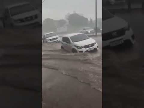 Forte chuva em Uberlândia MG...Choveu na sua cidade? INSCREVA-SE no CANAL