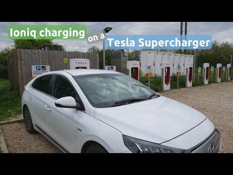 Charging our Hyundai Ioniq on a Tesla Supercharger (the Wokingham SuC site that floods!)