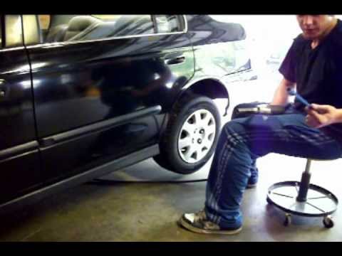 How to change back brakes on a 95 honda civic #6