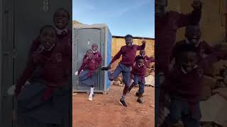 Can you move like #michaeljackson? #ello #dance #smooth #criminal #africa