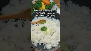 Mưa lạnh làm liền dĩa cơm chiên muối ớt cay thơm, thêm đùi gà chiên mắm giòn tan nữa là hết bài luôn