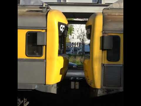 CP 3155 couples up to 3260 Cais do Sodré Station #trains #subscribe #views #cp3250 #cp3150